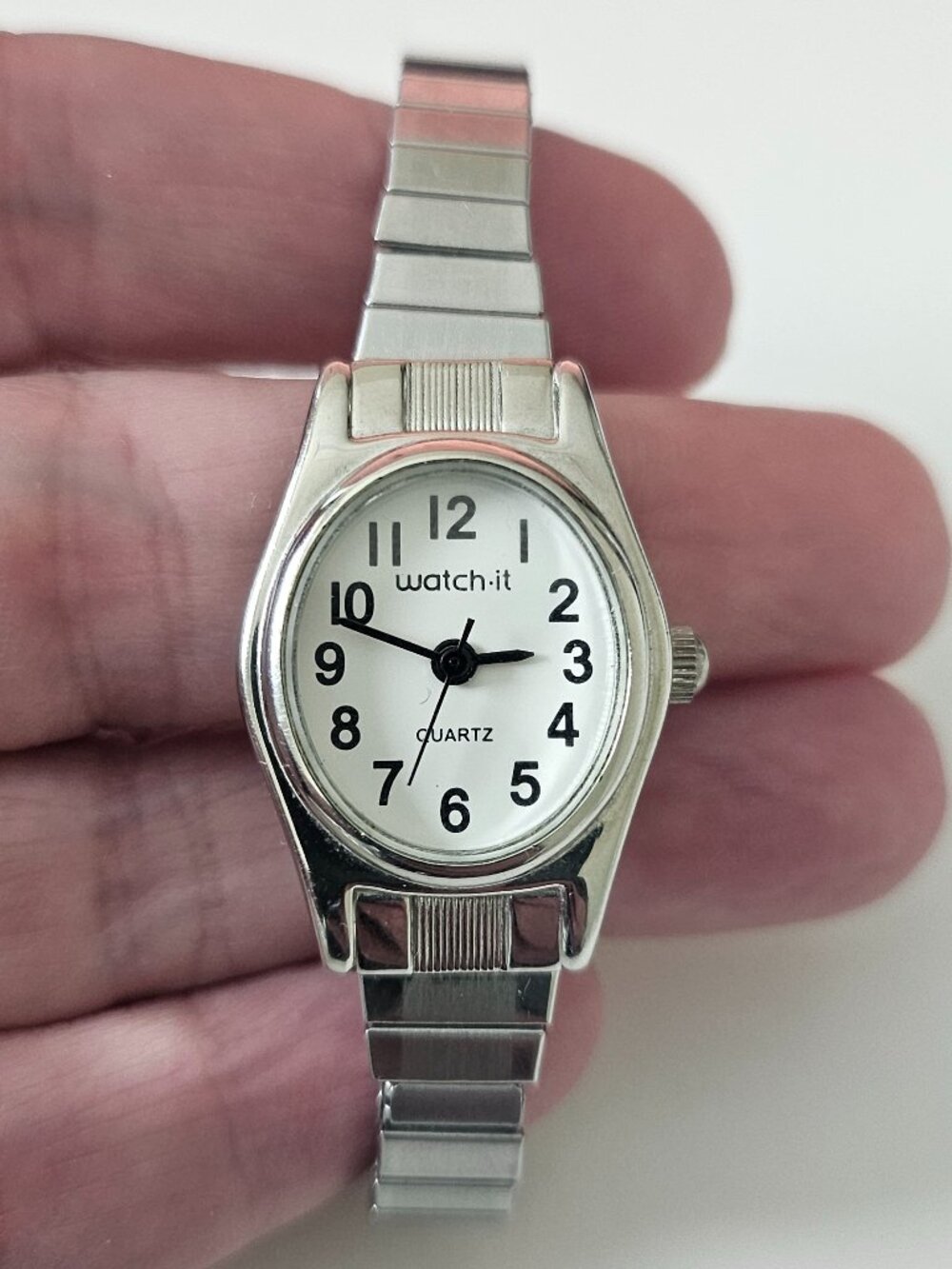 Watch It | Vintage Silver Tone Quartz Watch | Stretch Band | Women's